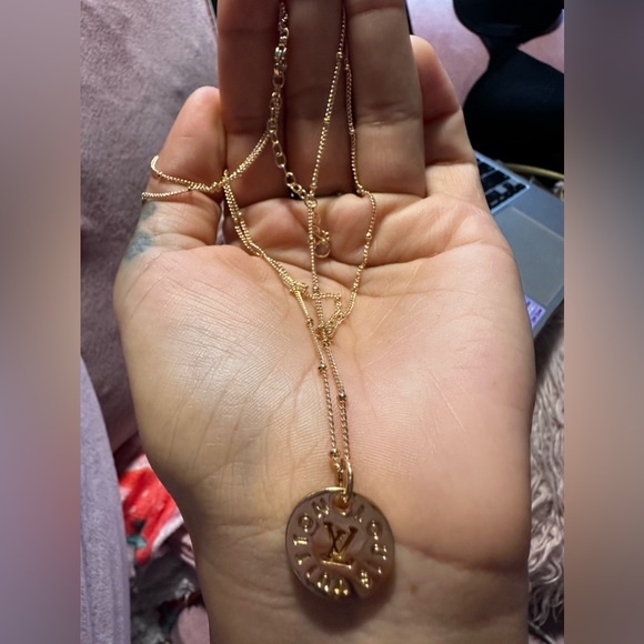 Louis Vuitton Zipper Pull Charm Gold - Picture 4 of 16